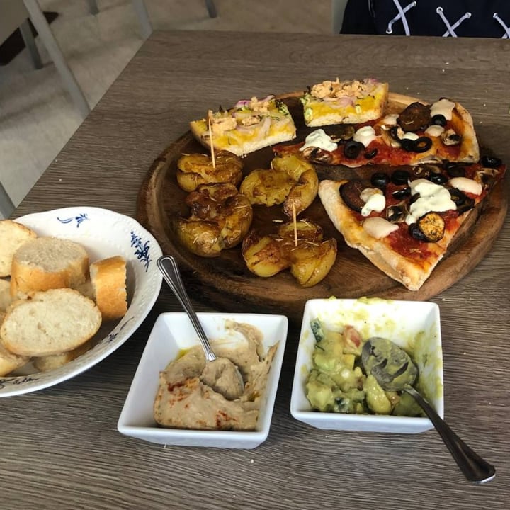 photo of Sotto Loggia bar music & drinks Aperitivo Vegano shared by @al25 on  14 Jan 2022 - review