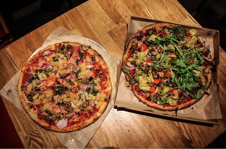 review photo of Blaze Pizza Blaze Build Your Own Vegan Pizza shared by @athena on 06 Feb 2019 - review