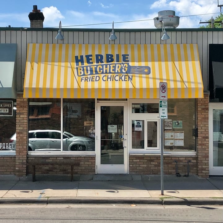 photo of Herbie Butcher's Fried Chicken Macaroni And Cheese shared by @nrippe1 on  09 Jul 2022 - review