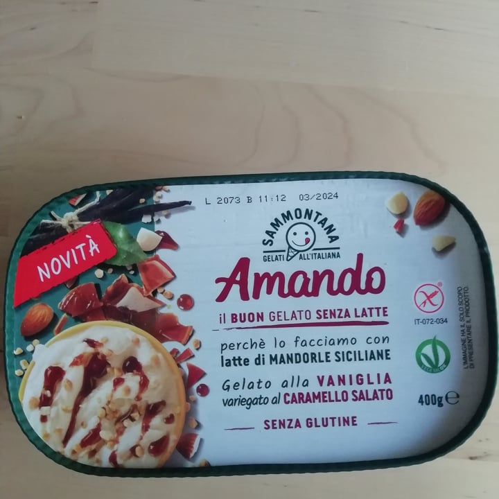 review photo of Sammontana Amando Gelato Alla Vaniglia Vatiegato al Caramello Salato shared by @chiarabra on 28 May 2022 - review