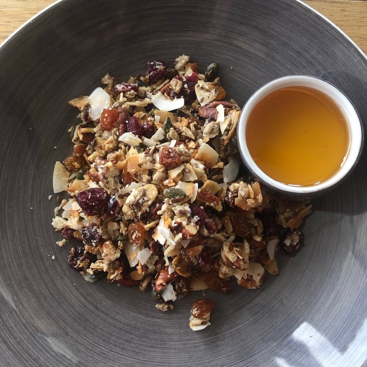 photo of Lily's Restaurant Carb Clever Granola Bowl shared by @saigepeters on  09 May 2021 - review