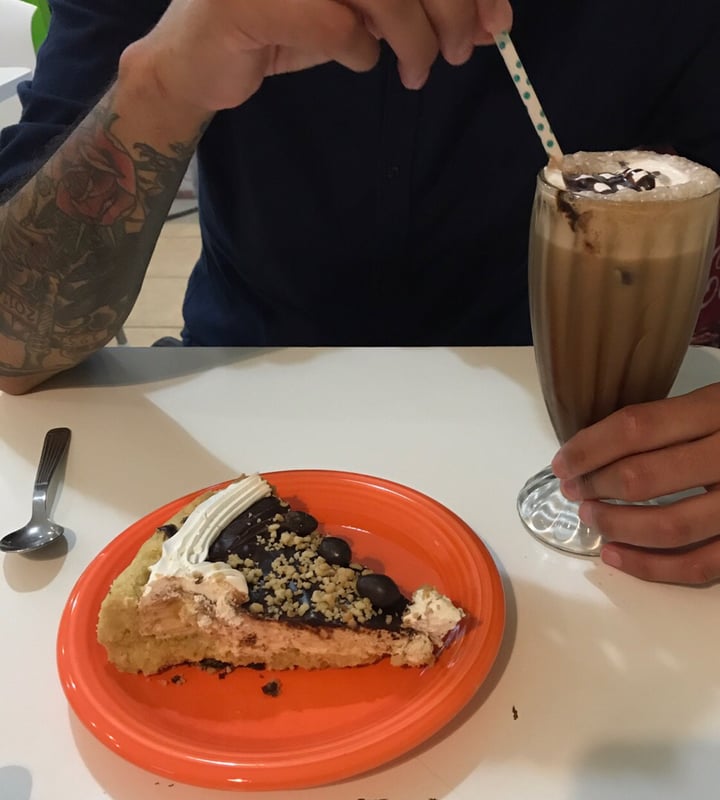 photo of Loving Hut Microcentro Marroc Cake shared by @signorinaluciana on  07 Aug 2019 - review