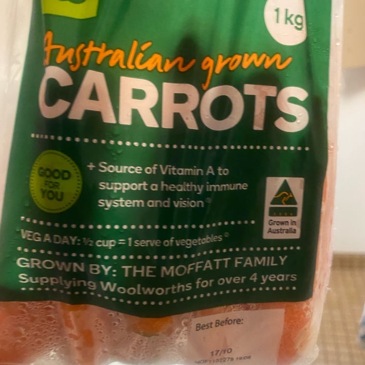 photo of woolworths essentials Carrots shared by @nicolecarrigan on  19 Oct 2022 - review