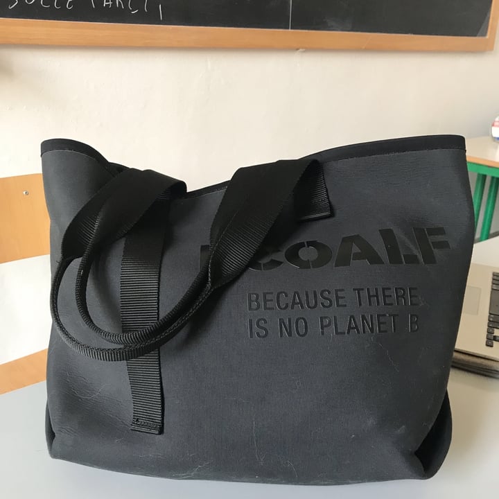 photo of Ecoalf Big Tote shared by @giuliascarpone on  24 May 2022 - review