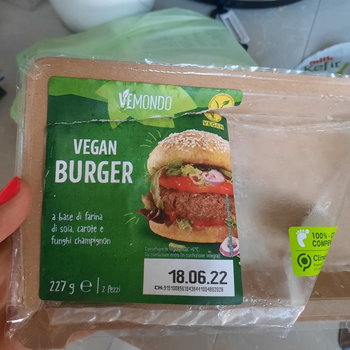 photo of Vemondo Vegan Burger shared by @sahyarastanislao on  06 Jul 2022 - review