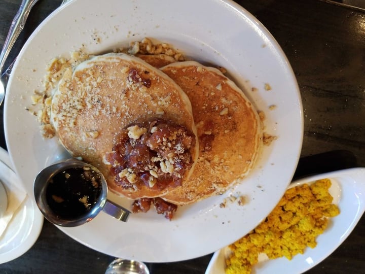 review photo of Pizza Lucé Vegan Fettuccini with lemon pepper tofu & Lucky bird nuggets appetizer shared by @sarab on 13 Oct 2018 - review
