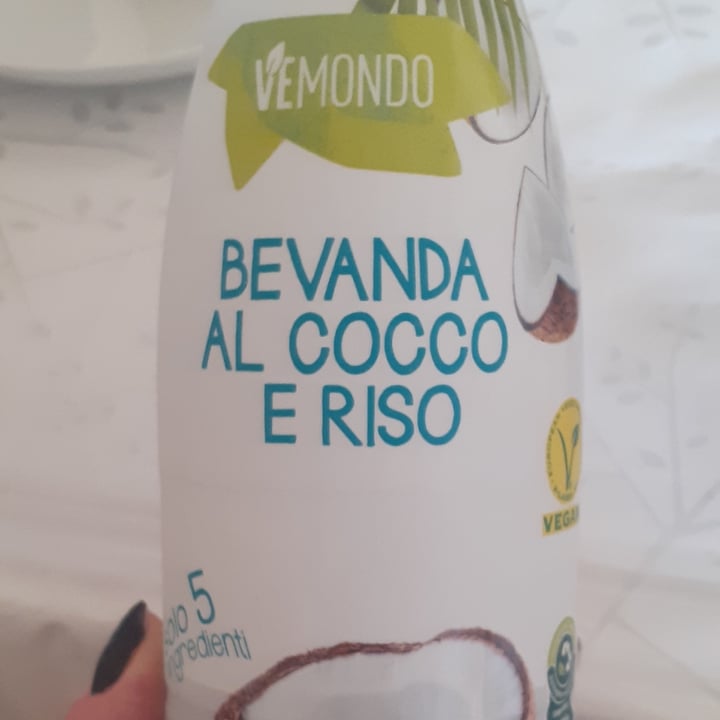 photo of Vemondo Latte cocco e riso shared by @lendeene on  13 Apr 2022 - review