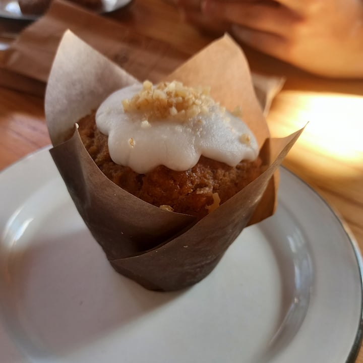 photo of Negro Mercado Cafe Muffin De Zanahoria shared by @nativegantandil on  18 Mar 2022 - review