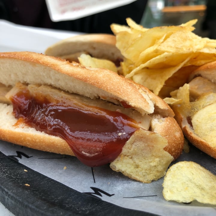 photo of 100 MONTADITOS AURA Straccetti di pollo vegetale Heura e salsa BBQ shared by @pammm on  24 Apr 2022 - review