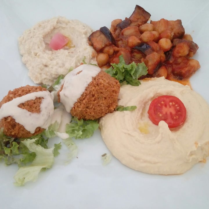 photo of Biblos Caffè Mixed vegan appetizers shared by @chiarahakuna on  27 May 2021 - review
