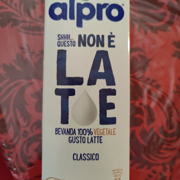 photo of Alpro This is Not Milk Classic Questo Non è Late Classico shared by @robyro on  01 Jun 2022 - review