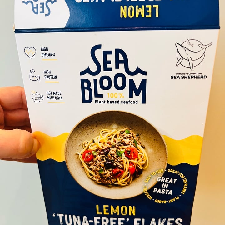 photo of Sea Bloom Sea bloom Lemon Tuna Free Flakes shared by @joamit on  23 Nov 2022 - review
