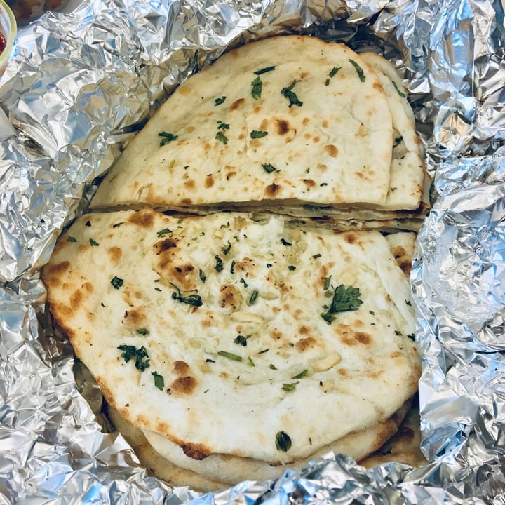 photo of Jaggi’s Northern Indian Cuisine Garlic Naan shared by @herbimetal on  16 Nov 2019 - review