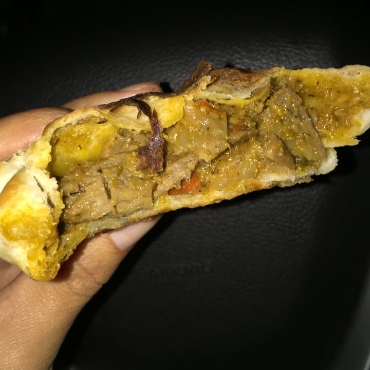 photo of Lontano Pizza Empanada de "carne" shared by @marzonicolas on  06 Mar 2022 - review