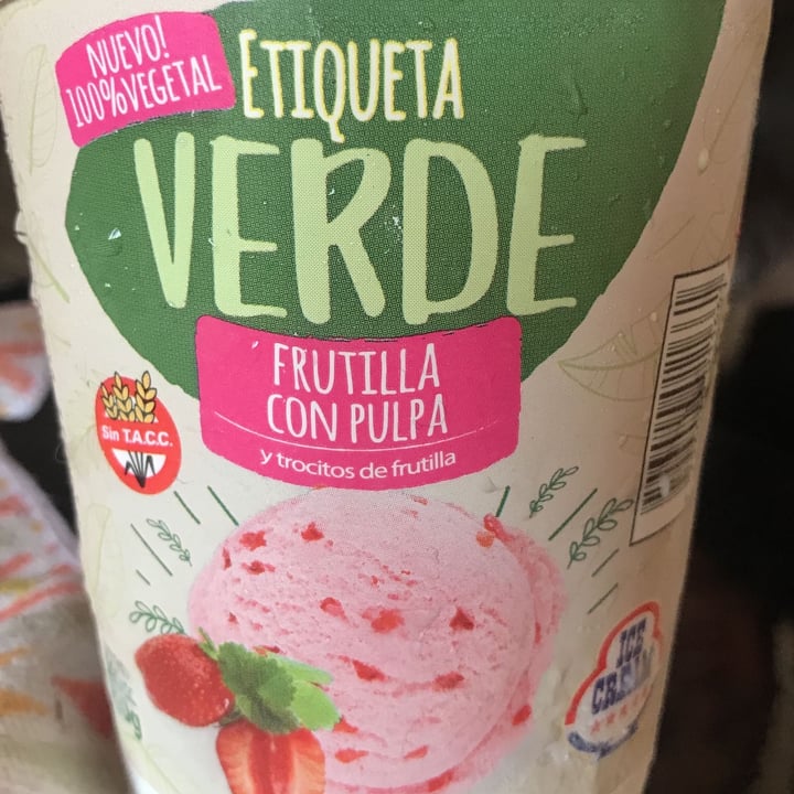 photo of Etiqueta Verde Ice Cream Helado de frutilla Ice cream shared by @casco on  20 Oct 2021 - review