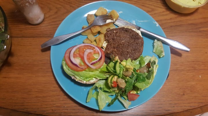 photo of Fry's Family Food Meat Free Traditional Burgers shared by @caroldillon on  17 Aug 2020 - review