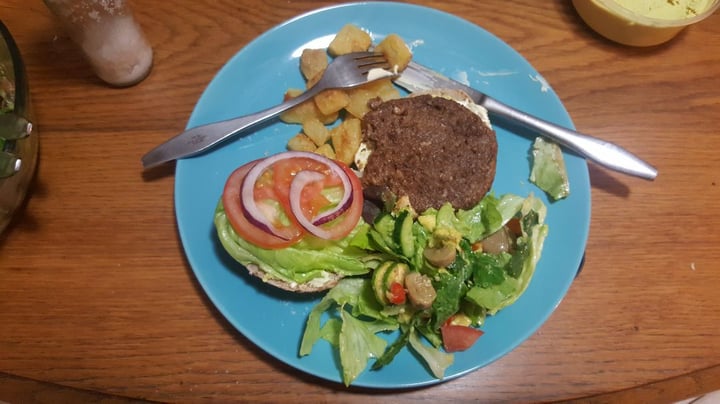 review photo of Fry's Family Food Meat Free Traditional Burgers shared by @caroldillon on 17 Aug 2020 - review