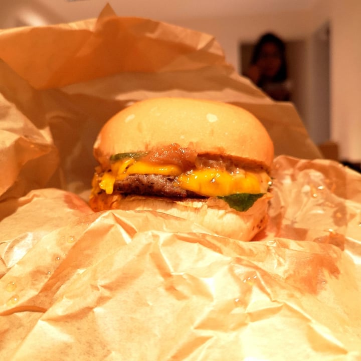 photo of Love Handle  Cheeseburger shared by @raffymabanag on  27 Jul 2021 - review