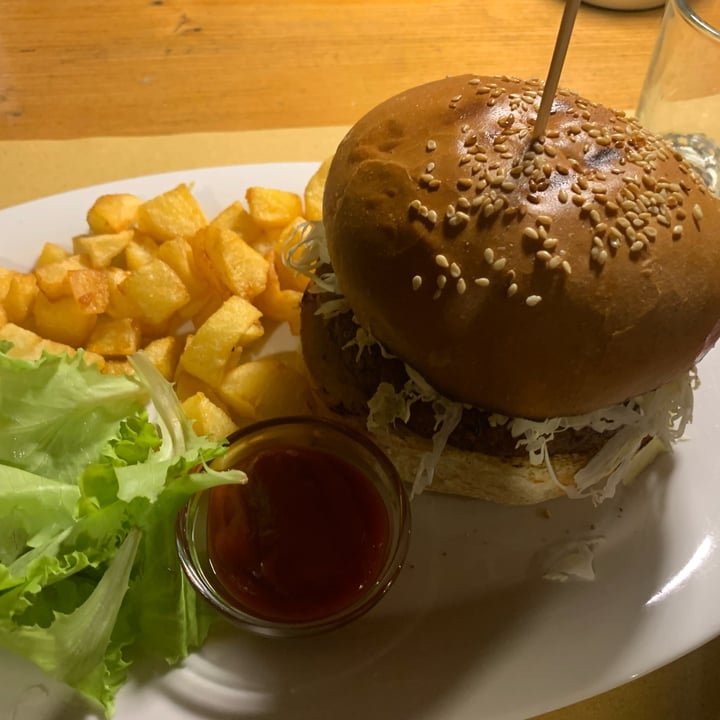 photo of La Frasca - vino e cucina BunBurger shared by @beatrietzschee on  15 Jun 2022 - review