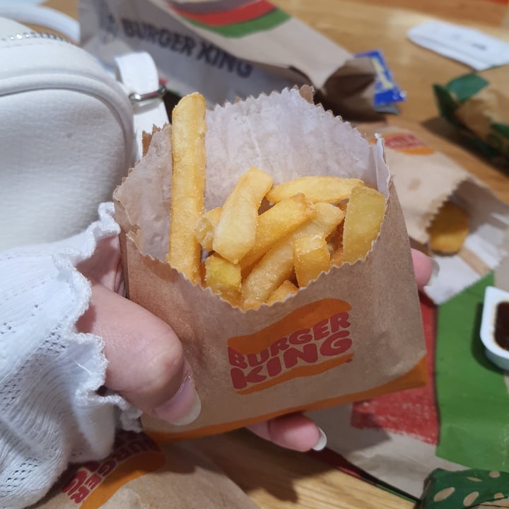 photo of Burger King Blue Route Mall Medium Chips shared by @caitell on  15 Sep 2021 - review