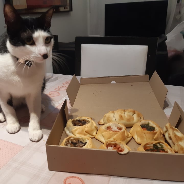 review photo of Un amor de vegano Empanadas shared by @emilyvegan on 31 Aug 2021 - review