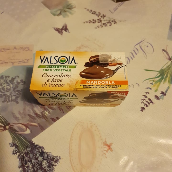 photo of Valsoia Yogurt Mandorla - Cioccolato e fave di cacao shared by @rapa on  04 Feb 2022 - review