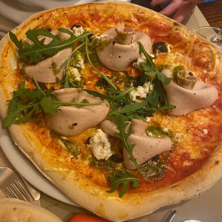 photo of Pizzi & Dixie Pizza de mortadela vegana con pesto de pistacho shared by @estherfe on  07 Nov 2021 - review