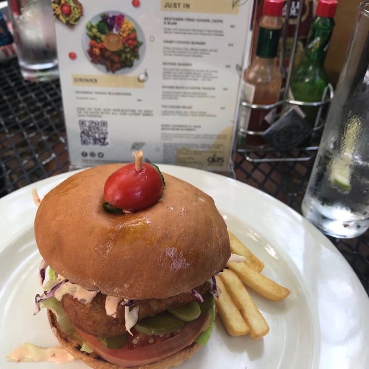photo of Gias on Montrose Crispy Chickn Burger shared by @poshrosh on  20 Dec 2020 - review