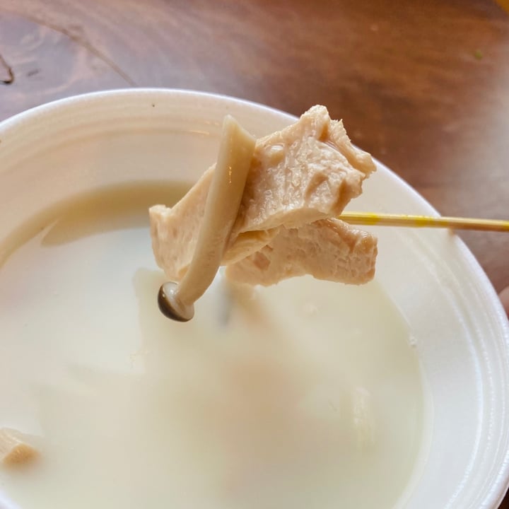 review photo of Puti Vegan Cafe Vegan chicken and mushroom Tom Kha soup shared by @katelouisepowell on 26 Aug 2021 - review