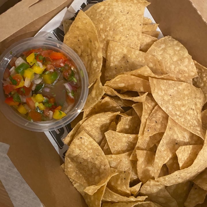 photo of Papi's Tacos Chips + Pico De Gallo shared by @letusbeheroes on  04 Sep 2020 - review