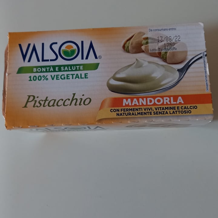 photo of Valsoia Pistacchio Mandorla shared by @silvi56 on  16 Jul 2022 - review