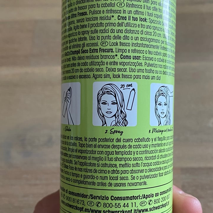 photo of Schwarzkopf Got 2b Dry shampoo Instant Refresh shared by @lorenavegana on  07 Jul 2021 - review