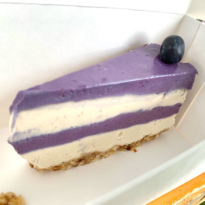 photo of Goji Cafe Vegetarian Cafe & Deli Raw Berry Dream Cake shared by @vegpledge on  24 May 2022 - review