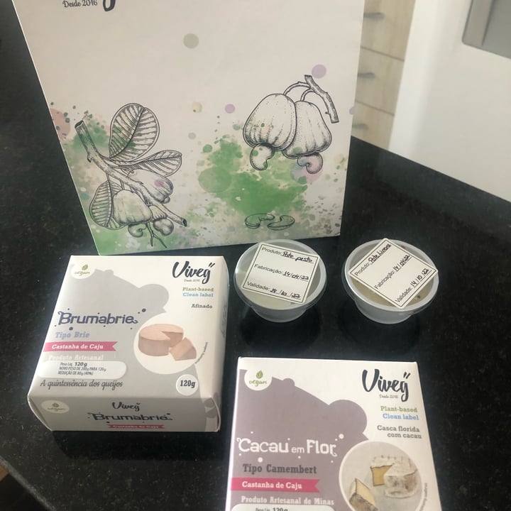 photo of Viveg queijaria vegana Queijo Brumabrie shared by @veganizandotheworld on  06 May 2022 - review