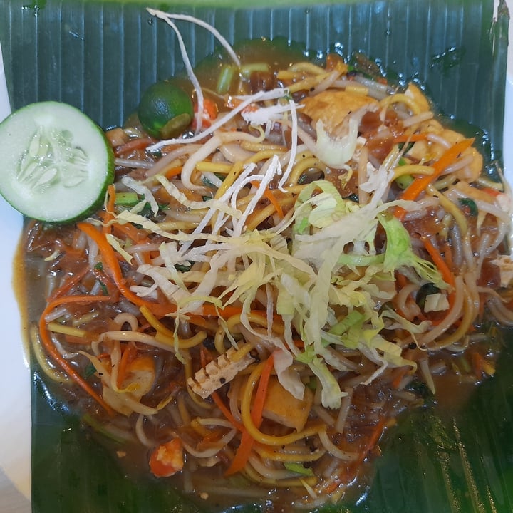 photo of Gokul Raas Vegetarian Restaurant soup kambing & hokkien mee shared by @vivienwsw on  10 Jun 2022 - review