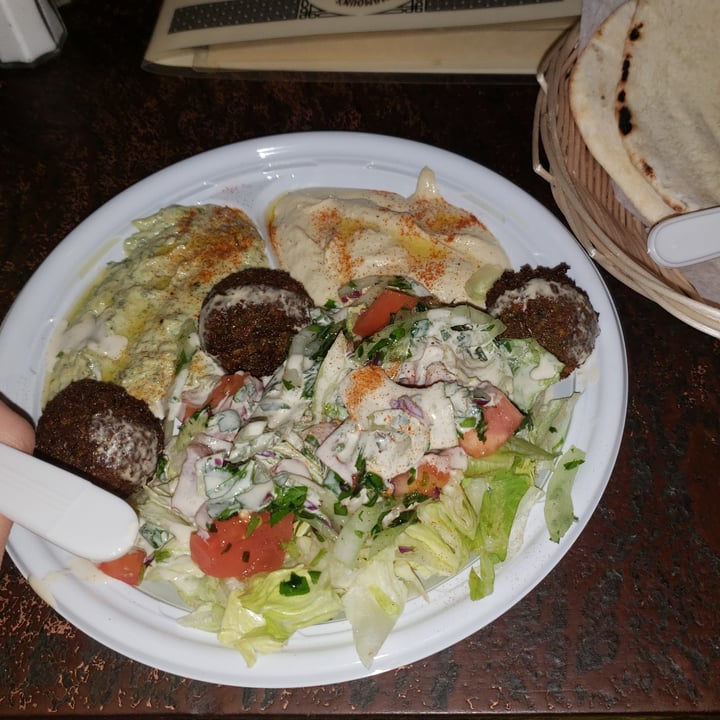 photo of Mamoun's Falafel Restaurant Meatless Combo Plate shared by @mburgos on  01 Jan 2021 - review