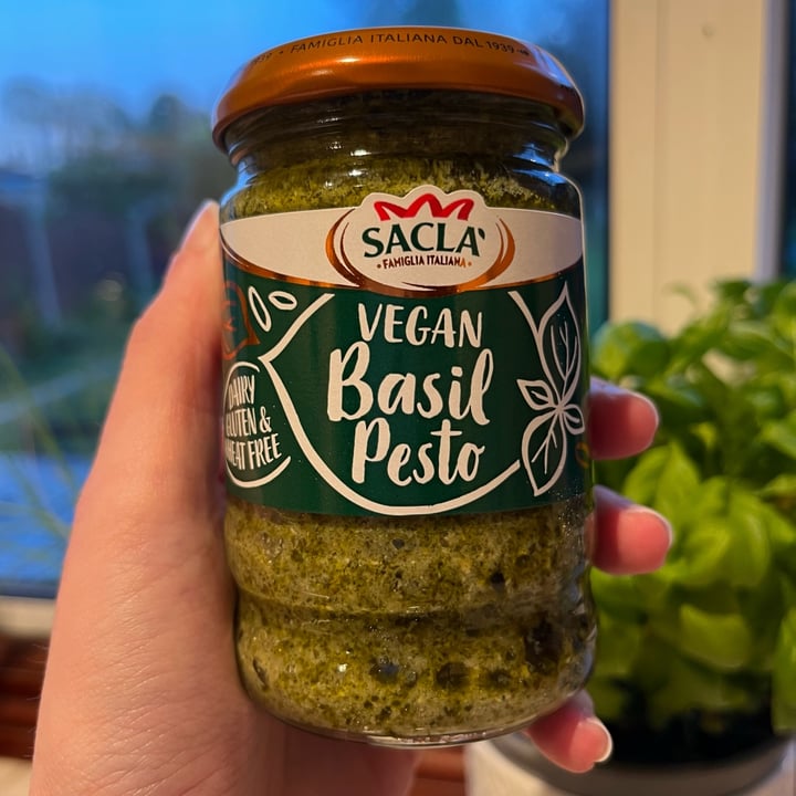 photo of Sacla' Vegan Pesto shared by @wendynoh on  24 Apr 2022 - review