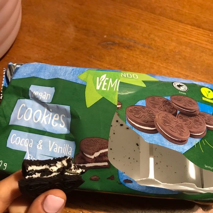 photo of Vemondo  Vegan cookies Cocoa and Vanilla shared by @veggiesara on  18 Aug 2022 - review