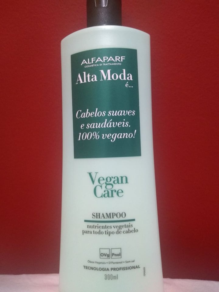 photo of Alfaparf Alta Moda shampoo Vegan shared by @rebecamoura on  21 Mar 2020 - review