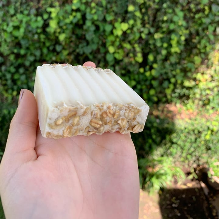 photo of Hanami Natural Jabón De Avena shared by @juules on  08 Aug 2022 - review