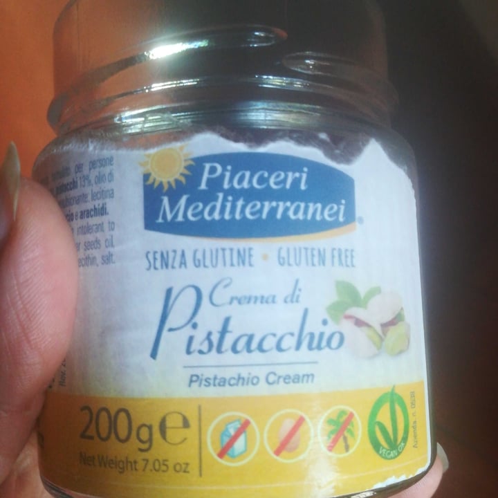 photo of Piaceri Mediterranei Crema di pistacchio shared by @madeda_ on  16 Jun 2022 - review