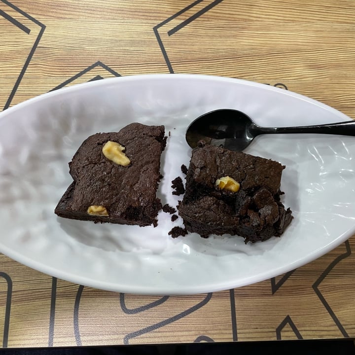 photo of Oromo Cafe y Poke Brownie vegano shared by @miguelangelgc82 on  28 Nov 2022 - review