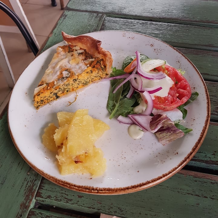 photo of La Libélula Vegan Café Quiche Tofu shared by @matthewmkr on  01 Oct 2021 - review