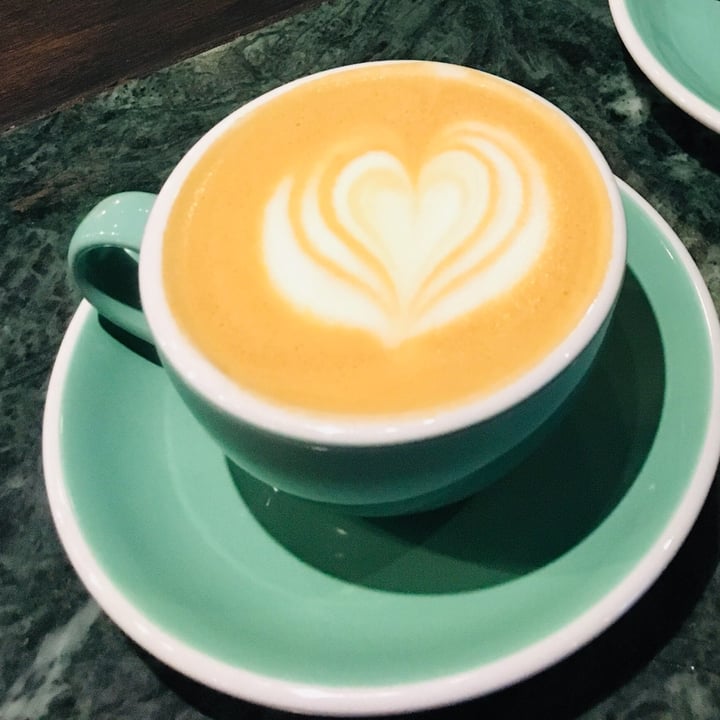 review photo of All Saints Cafe Cappuccino vegano shared by @jonipastorius on 29 Jul 2021 - review