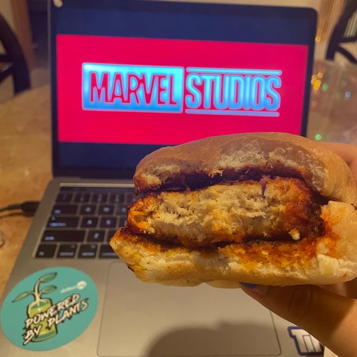 photo of Love Handle  Hot TiNDLE™ Chicken Burger shared by @zoeadamopoulos on  26 Apr 2021 - review