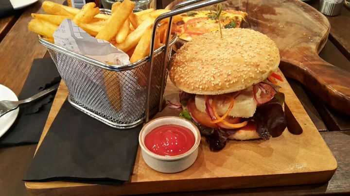 photo of Stacks Pub Tofu Burger (made vegan and gluten free) shared by @naddiar on  03 Aug 2019 - review
