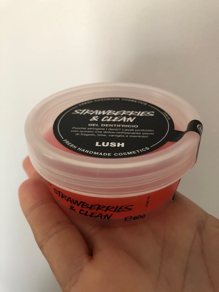 photo of LUSH Fresh Handmade Cosmetics Strawberries and clean: Toothpaste shared by @annemarie on  24 Sep 2020 - review