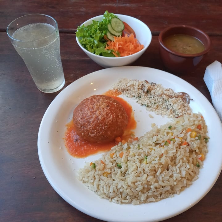review photo of Couve flor Bistro / Acougue Vegano Bolinho de tofu recheado de brócolis shared by @patriciacasadei on 27 Jul 2022 - review