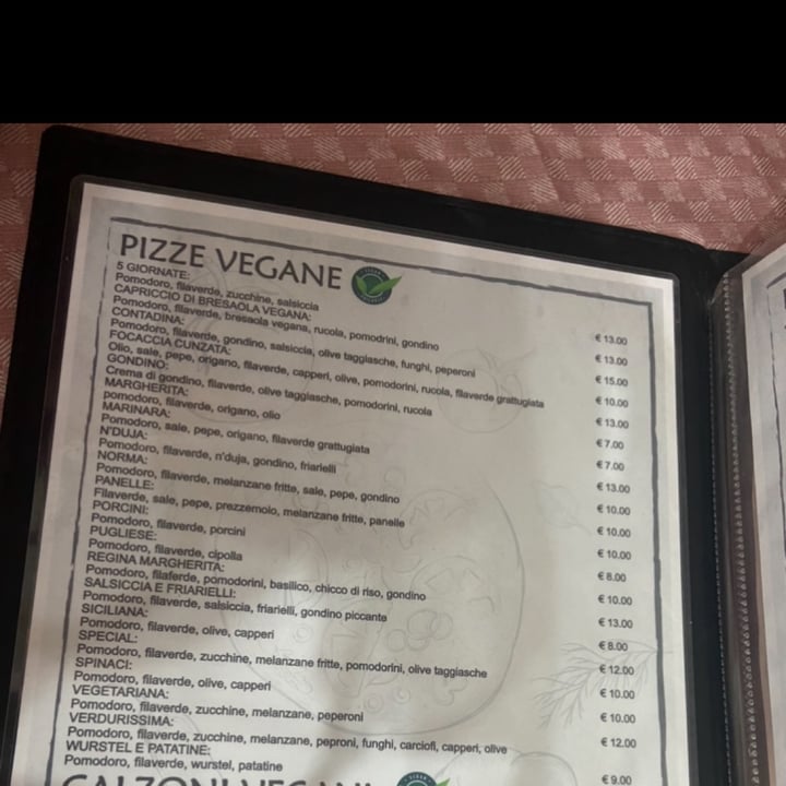 photo of Trinacria Pizzeria Pizza würstel e patatine shared by @gricky on  17 Sep 2022 - review