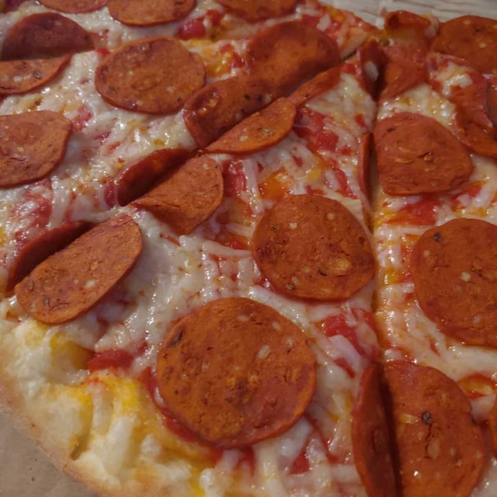 photo of Pizza Nova Plant Based Pepperoni Pizza shared by @tjthemute on  28 Mar 2021 - review